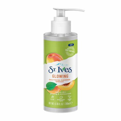 St. Ives Glowing Daily Facial Cleanser With Apricot Extracts 200Ml